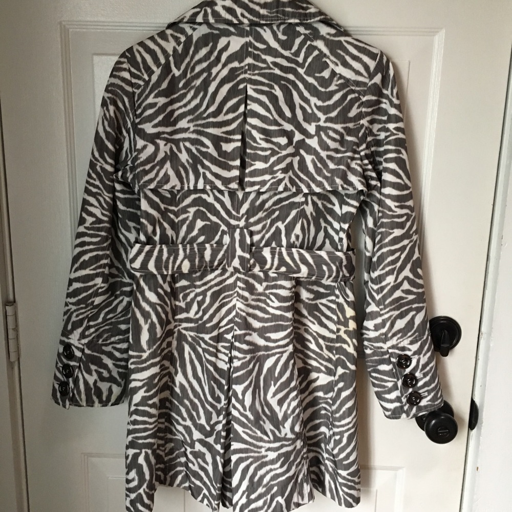 🎉HP🎉GUESS Women’s Zebra Print Trenchcoat 🧥👜 🦓 - Picture 7 of 16